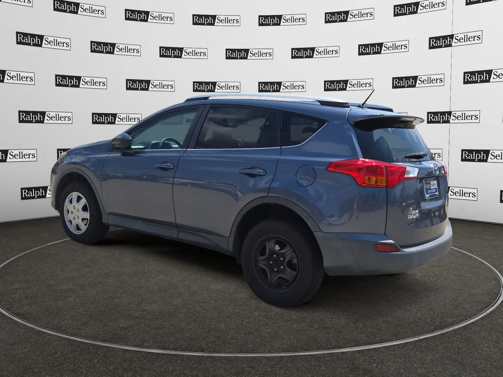 2013 Toyota RAV4 LE photo 4