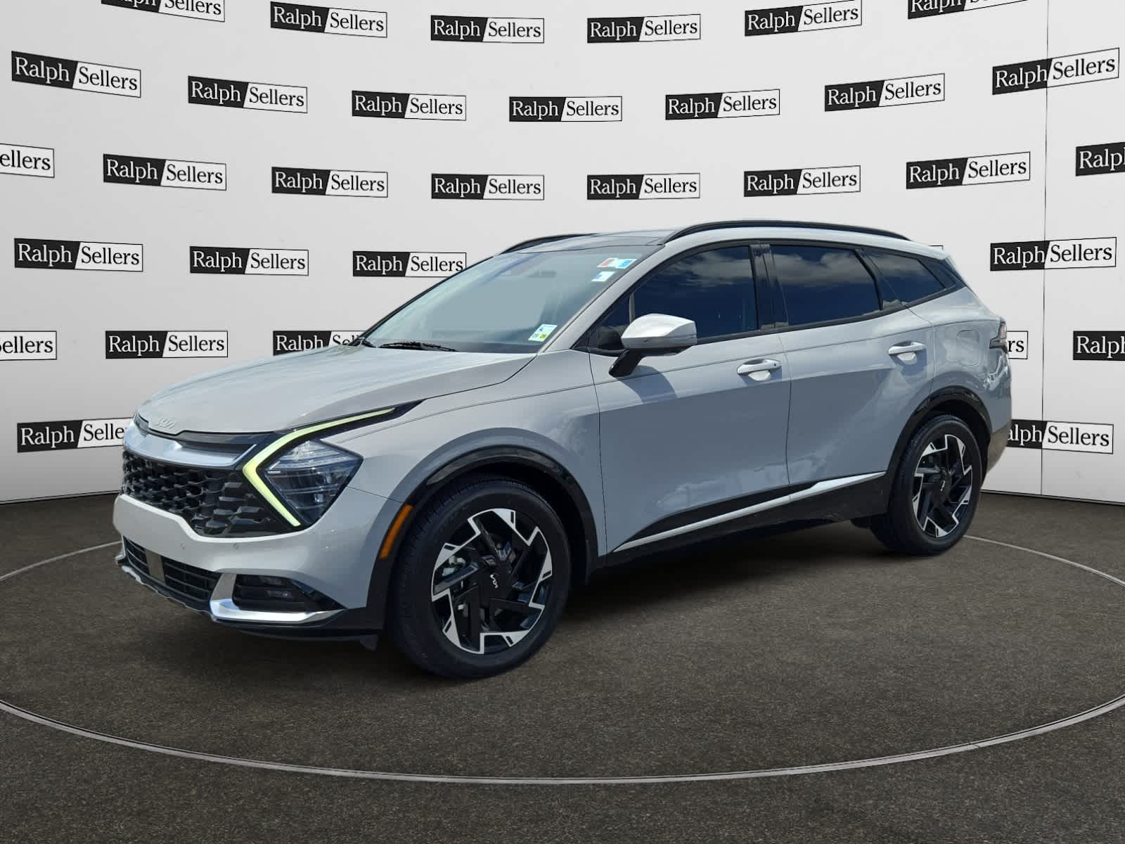 2023 Kia Sportage photo 2