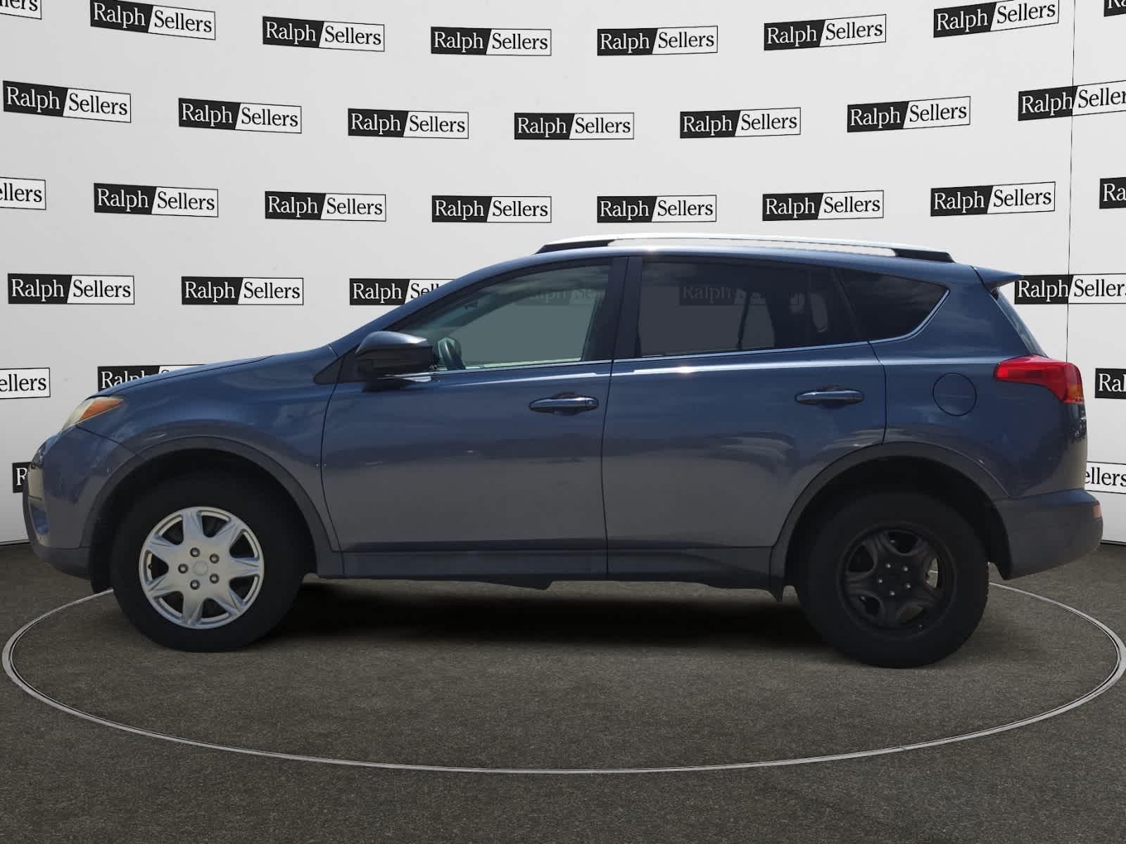 2013 Toyota RAV4 LE photo 3