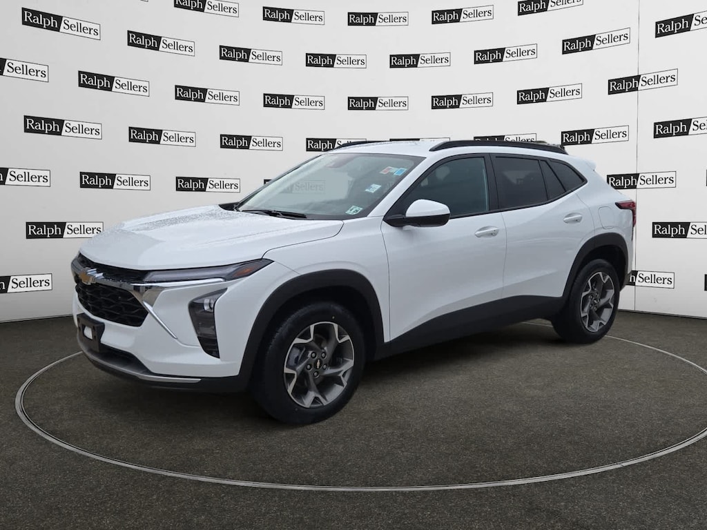 Used 2025 Chevrolet Trax LT SUV