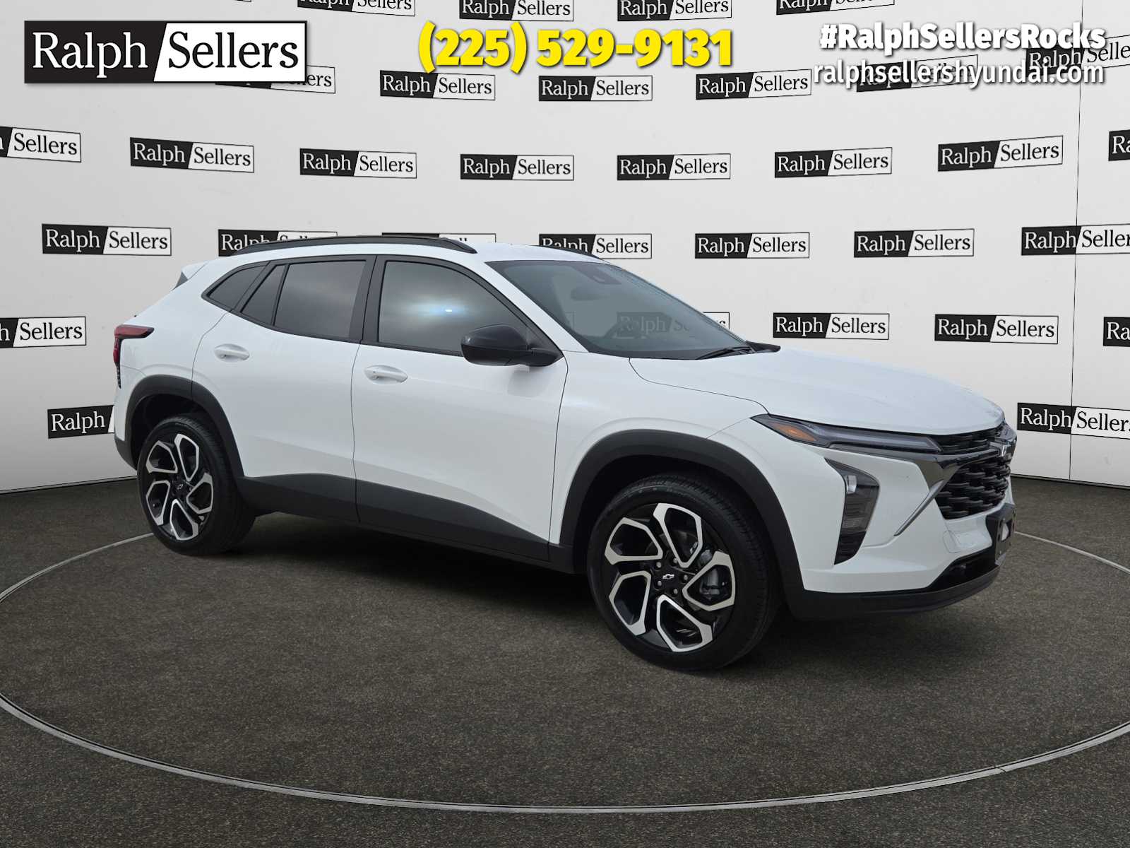 2025 Chevrolet Trax RS's photo