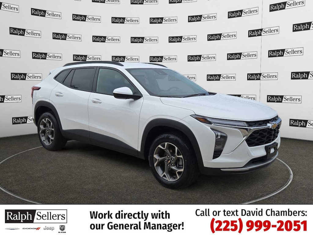 Used 2025 Chevrolet Trax LT SUV