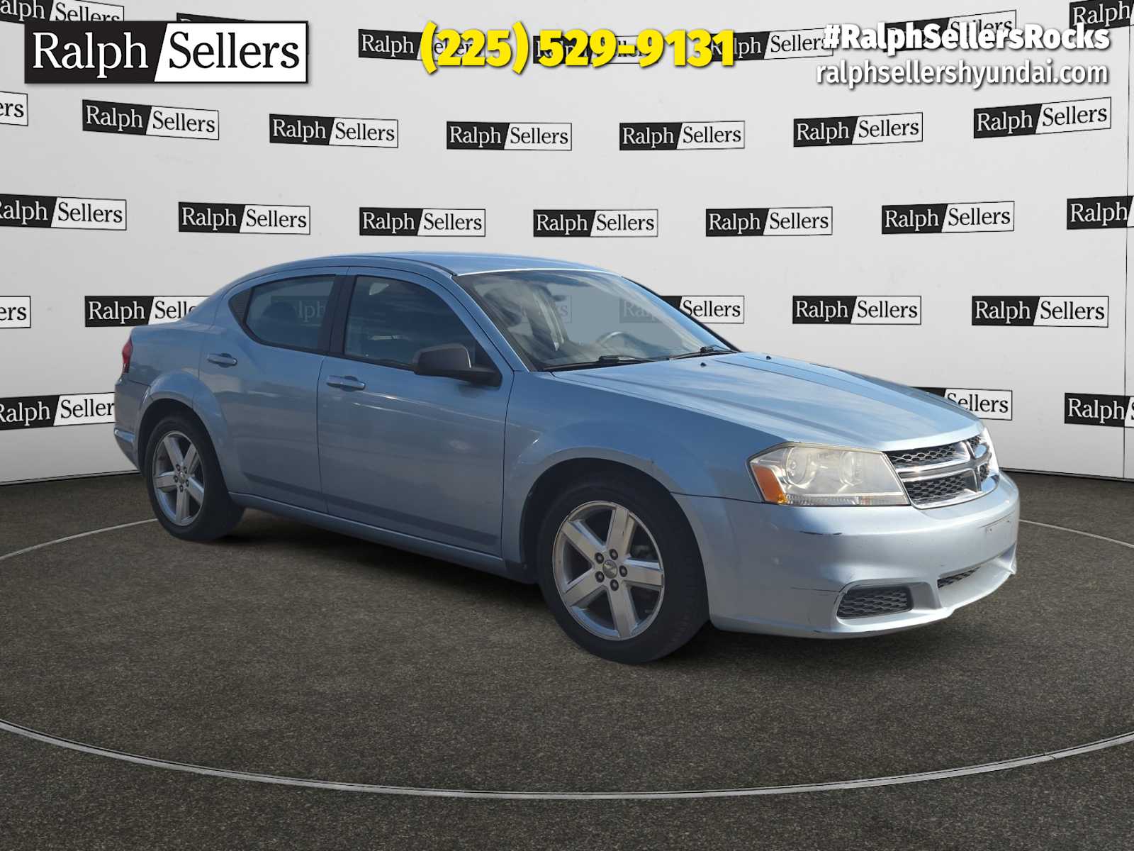 2013 Dodge Avenger SE's photo