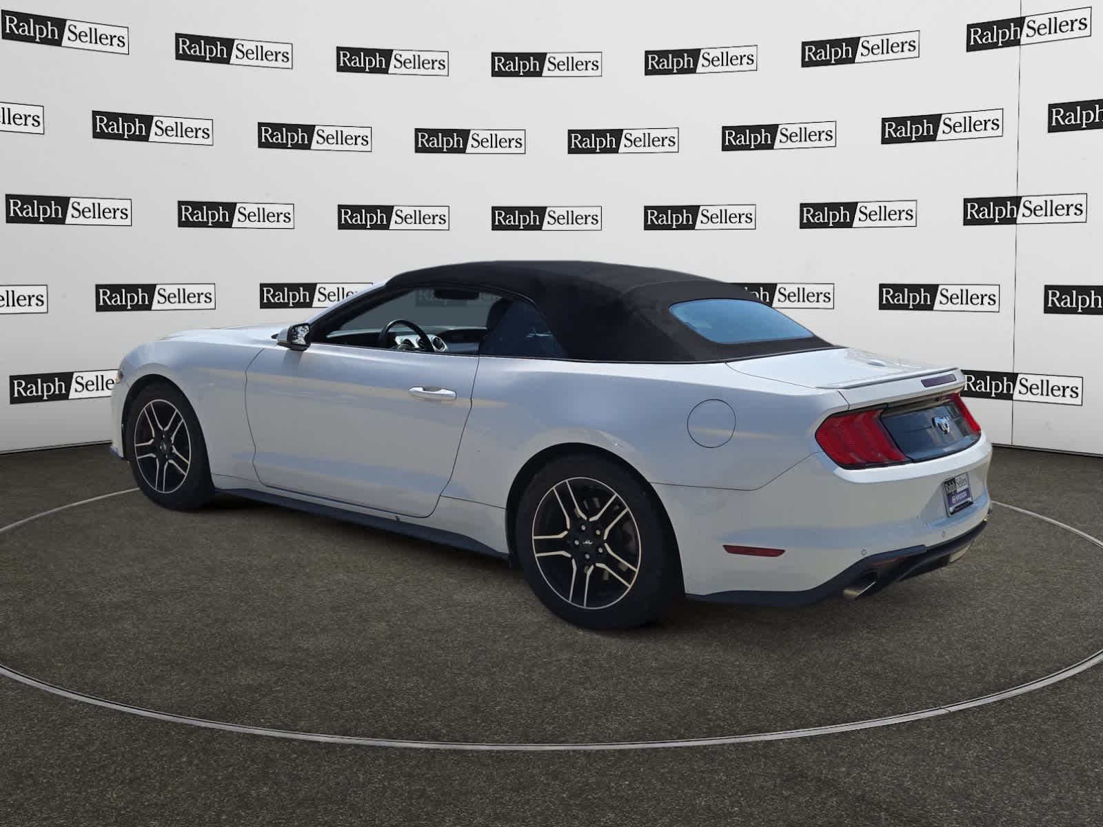 2020 Ford Mustang EcoBoost Premium Convertible photo 4
