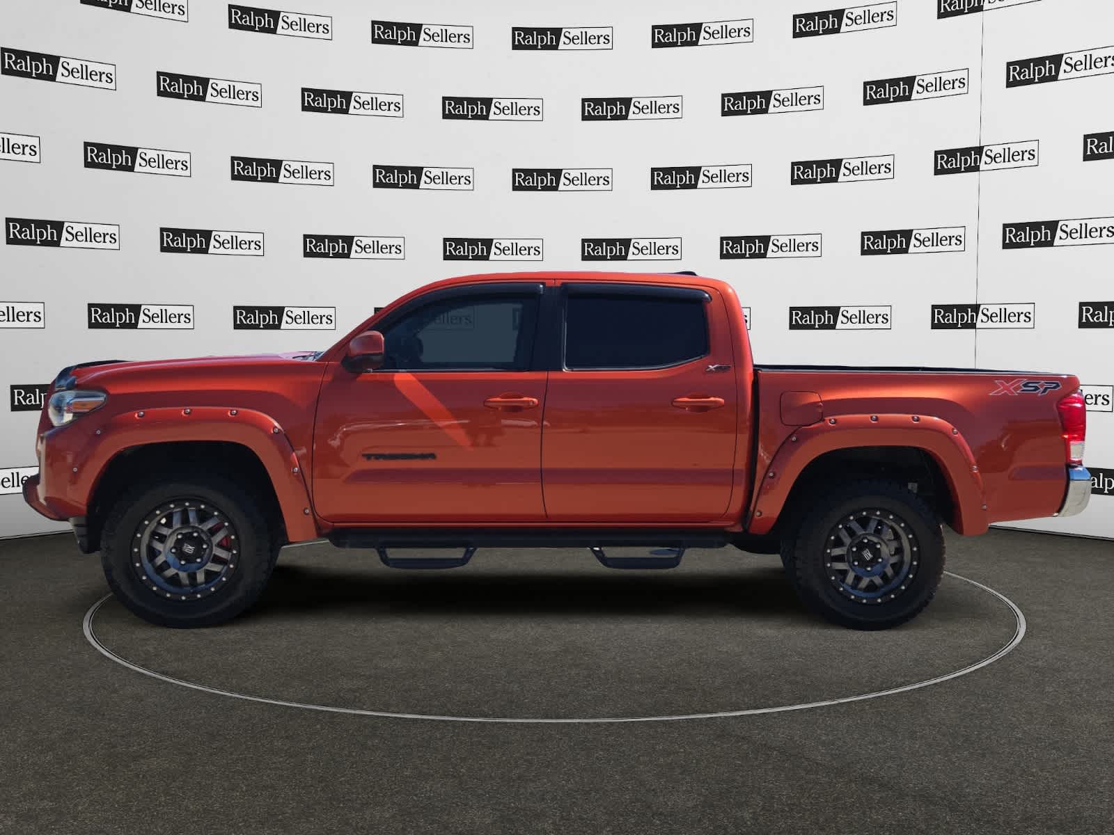 2017 Toyota Tacoma SR5 Double Cab V6 photo 2