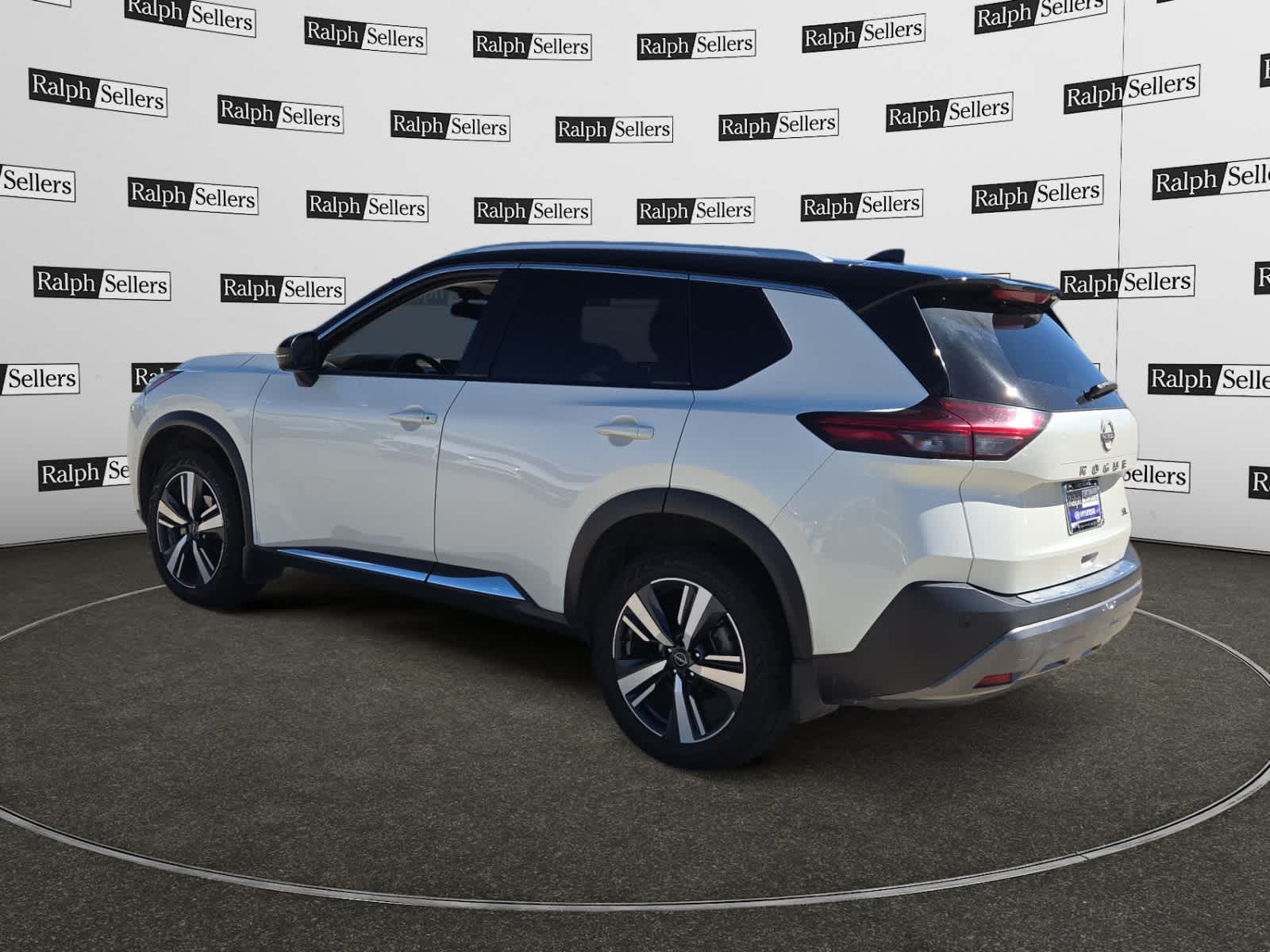 2023 Nissan Rogue SL photo 4