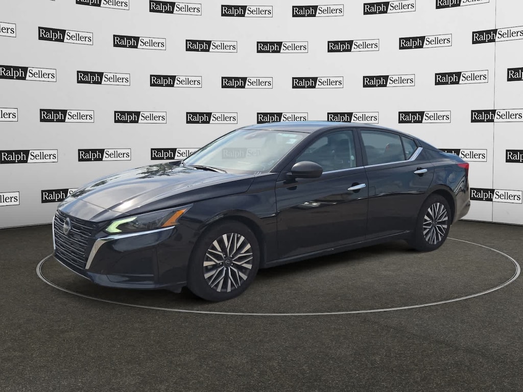 Used 2025 Nissan Altima SV Sedan