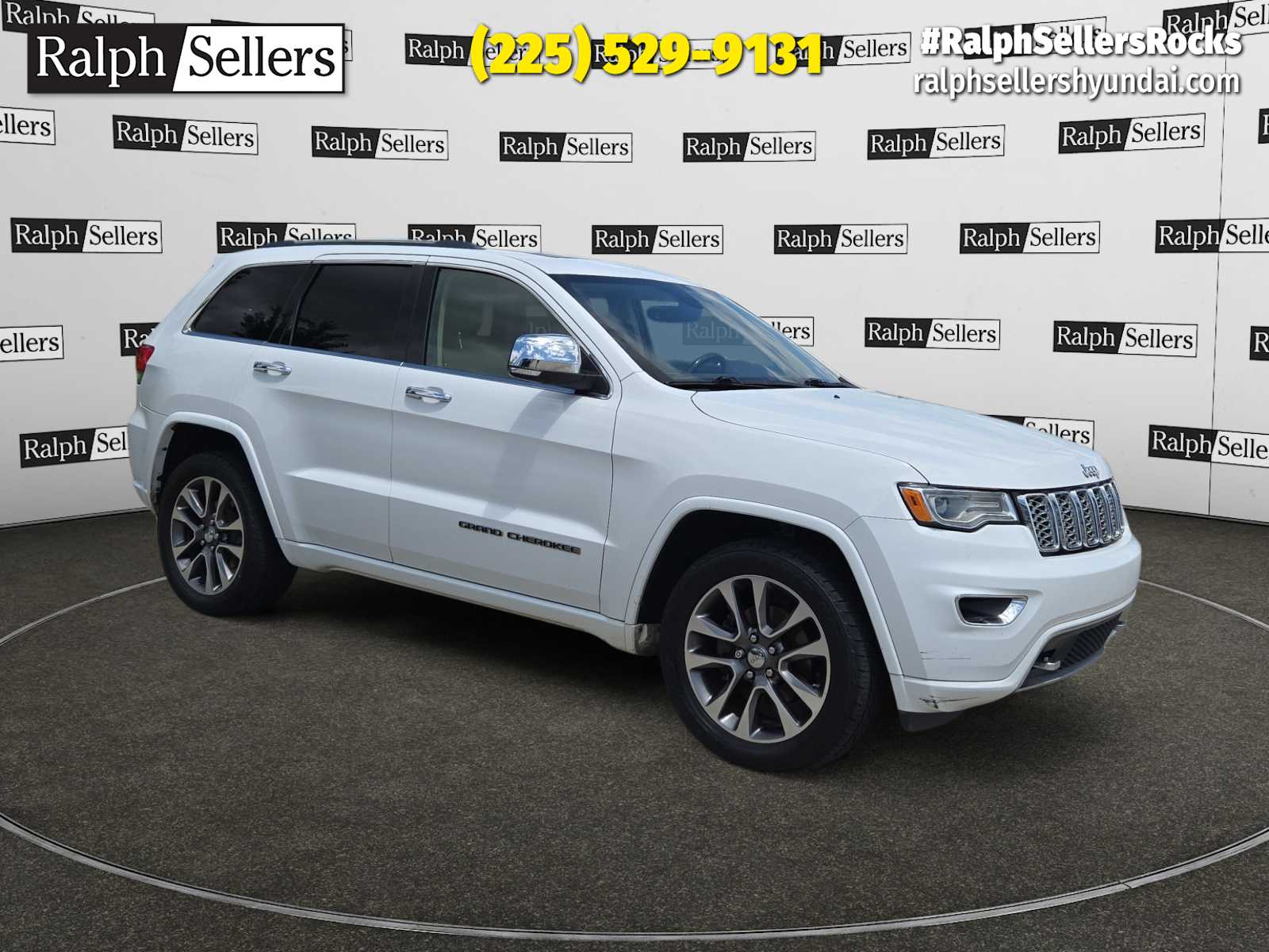 2017 Jeep Grand Cherokee Overland's photo