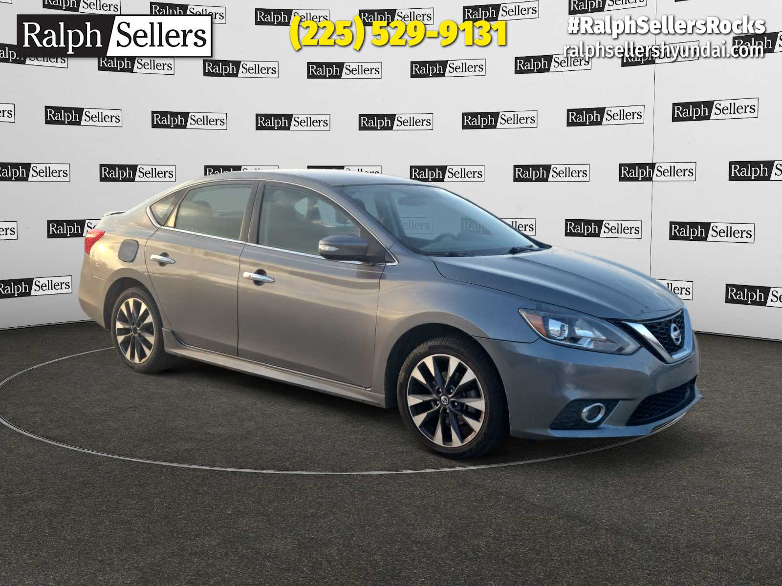 2019 Nissan Sentra SR's photo