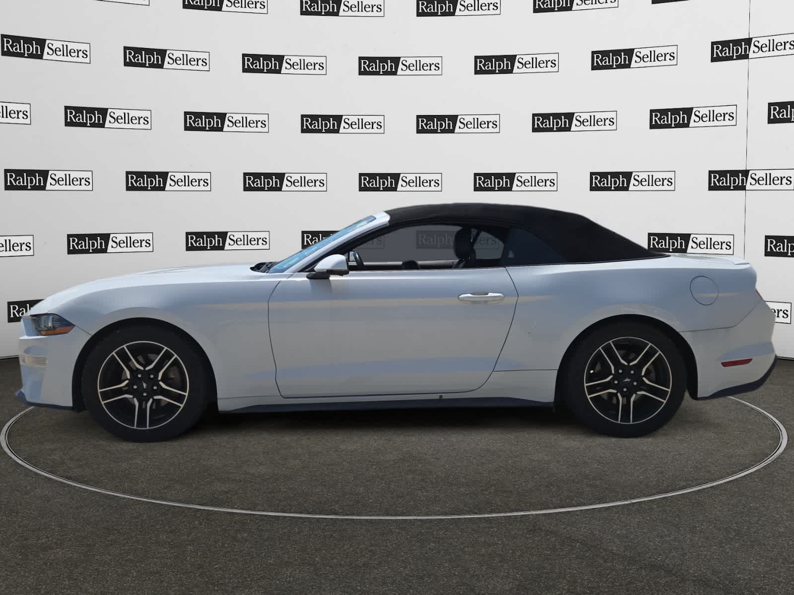 2020 Ford Mustang EcoBoost Premium Convertible photo 3