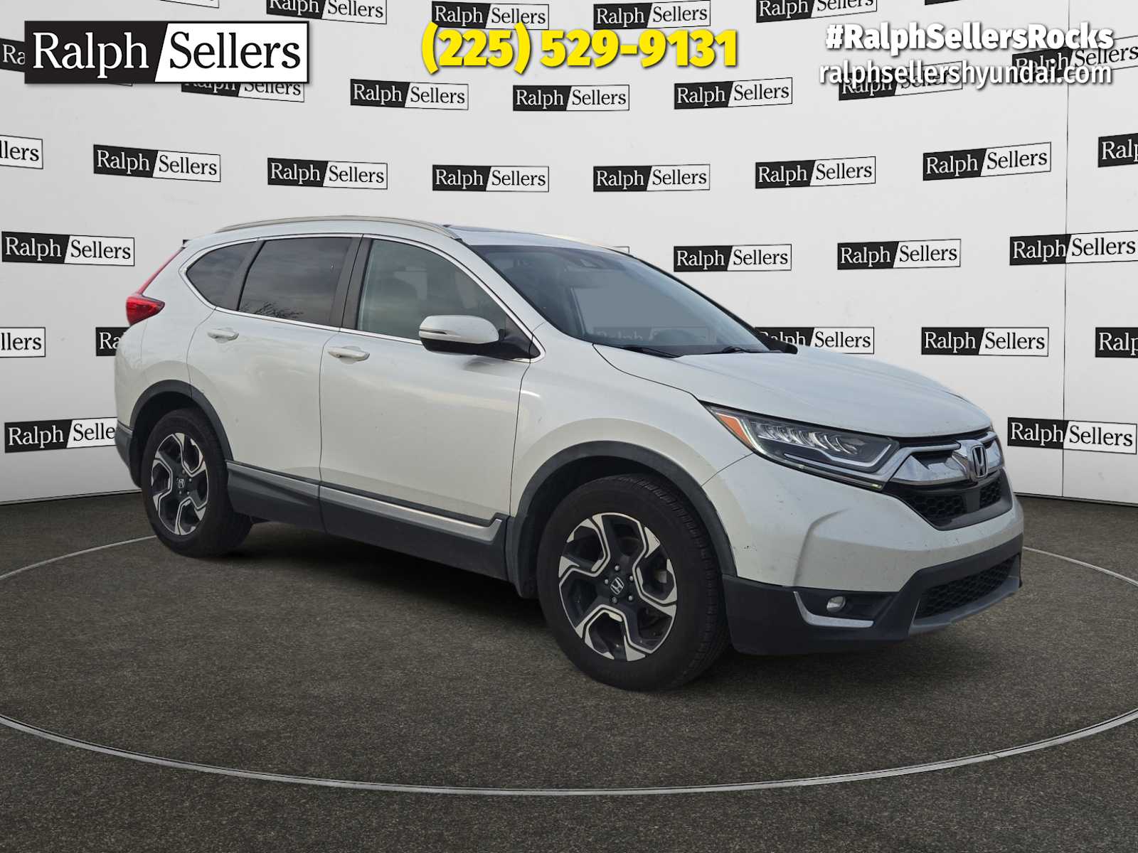 2017 Honda CR-V Touring's photo