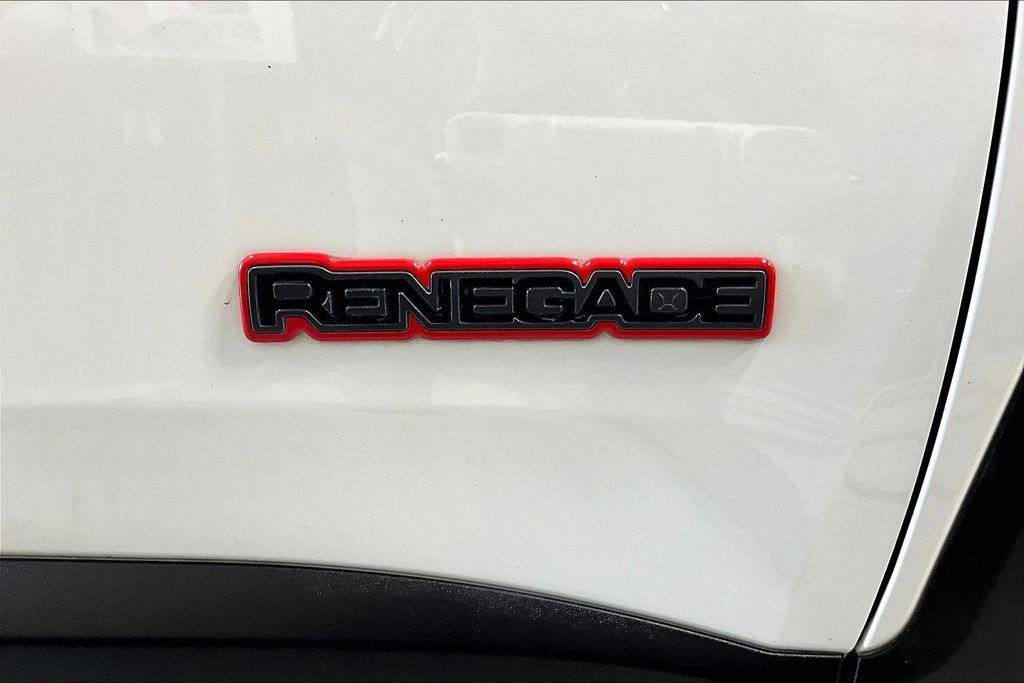 2023 Jeep Renegade Red Edition - Photo 24