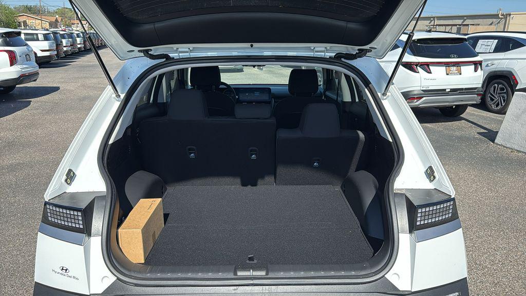 2025 Hyundai IONIQ 5 SE - Photo 24