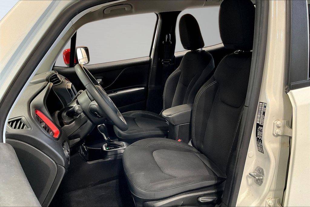 2023 Jeep Renegade Red Edition - Photo 21