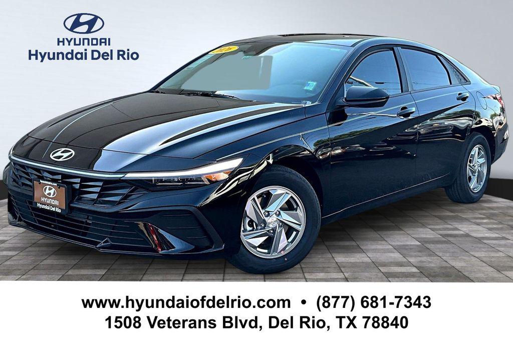 New 2026 Hyundai Elantra SE