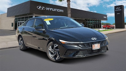 2025 Hyundai Elantra SEL Convenience Sedan
