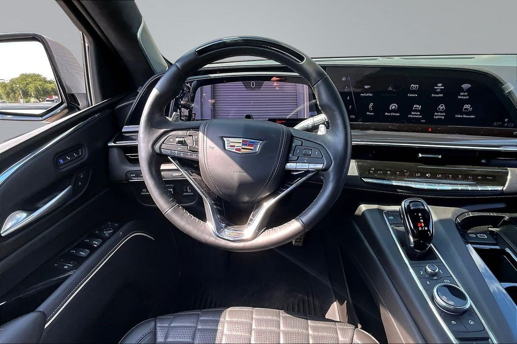 2024 Cadillac Escalade V-Series - Photo 9