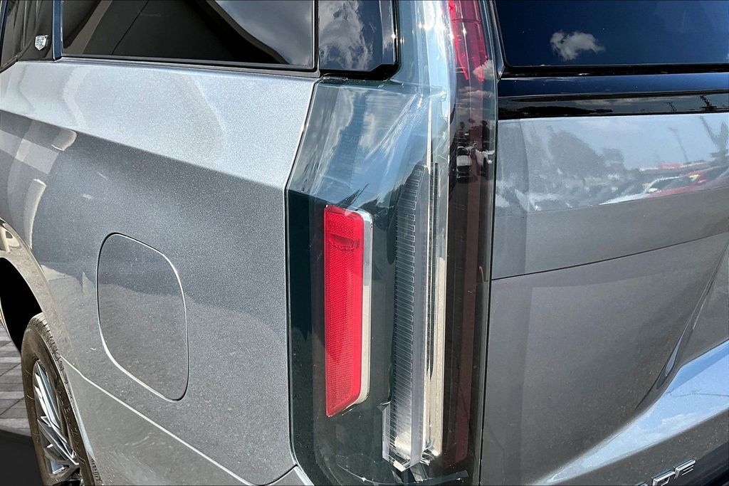 2024 Cadillac Escalade V-Series - Photo 23