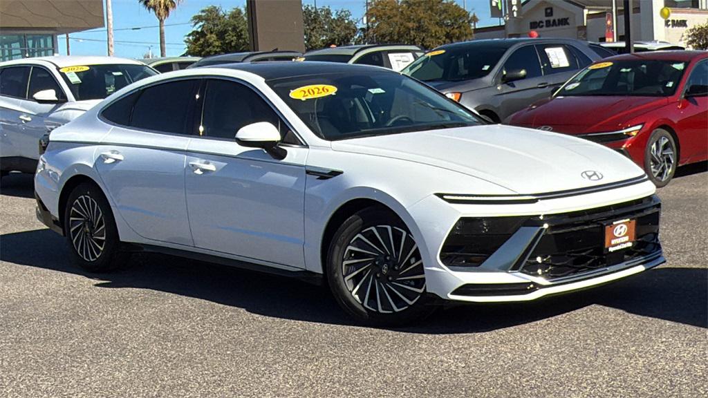 2026 Hyundai Sonata Hybrid SEL's photo
