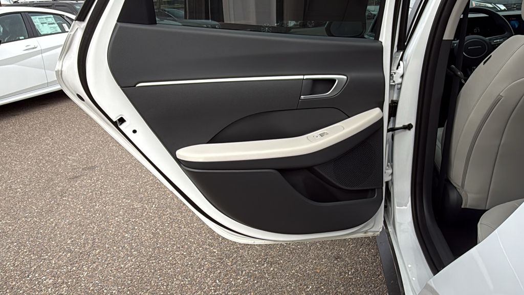 2026 Hyundai Sonata SE - Photo 13