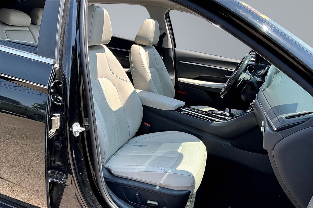 2022 Hyundai Sonata Limited - Photo 29