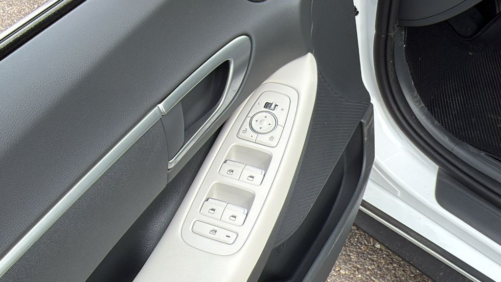 2026 Hyundai Sonata SE - Photo 9