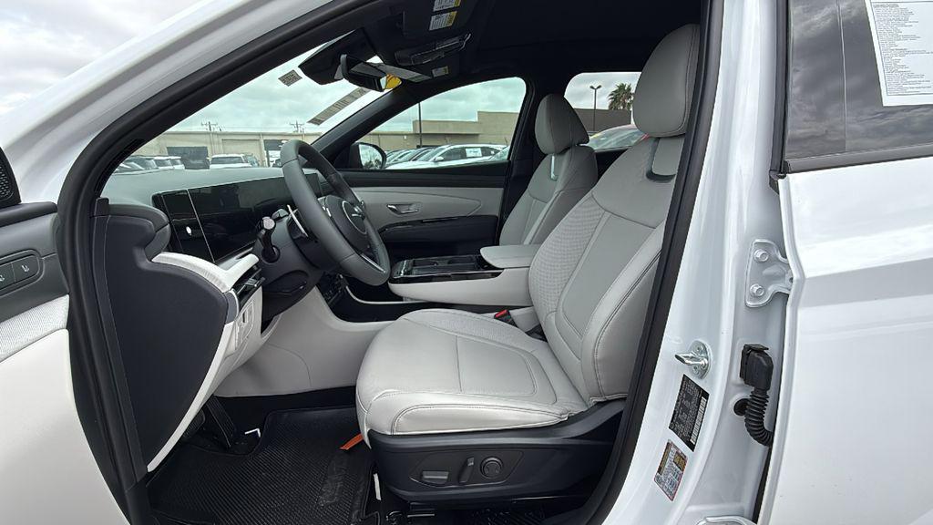 2025 Hyundai Tucson Limited - Photo 11