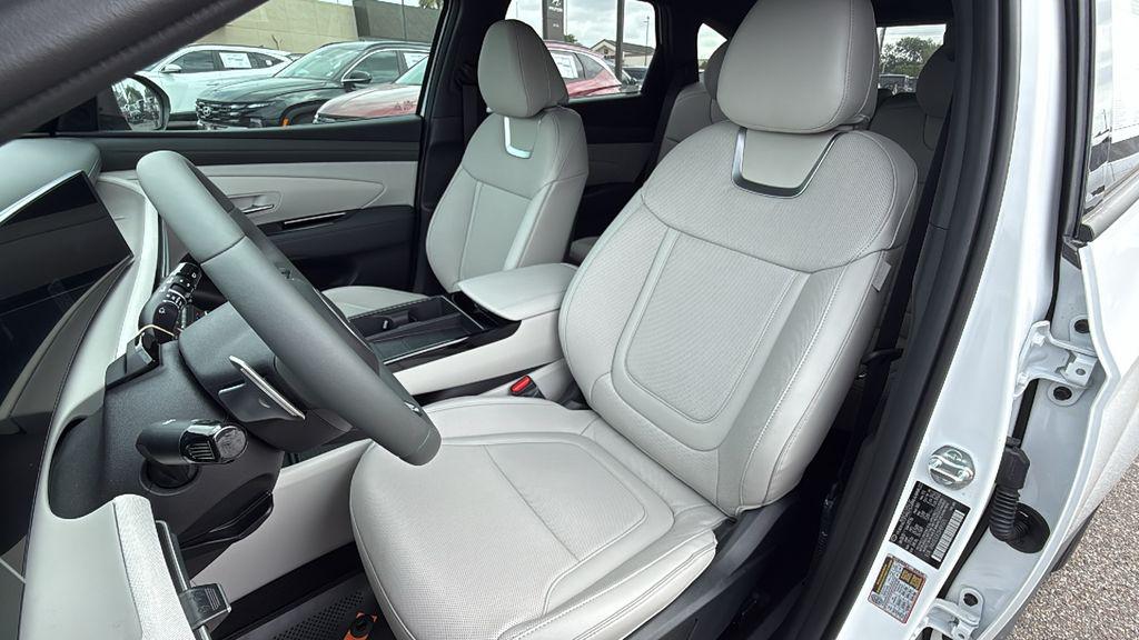 2025 Hyundai Tucson Limited - Photo 12