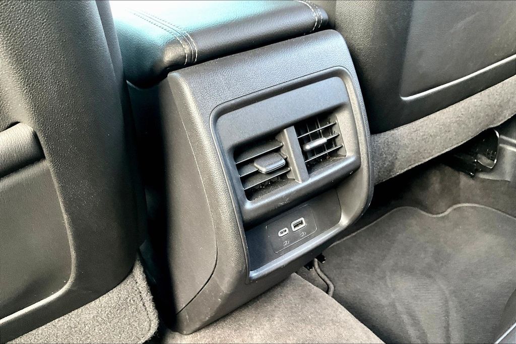 2025 Cadillac XT4 Premium Luxury - Photo 11