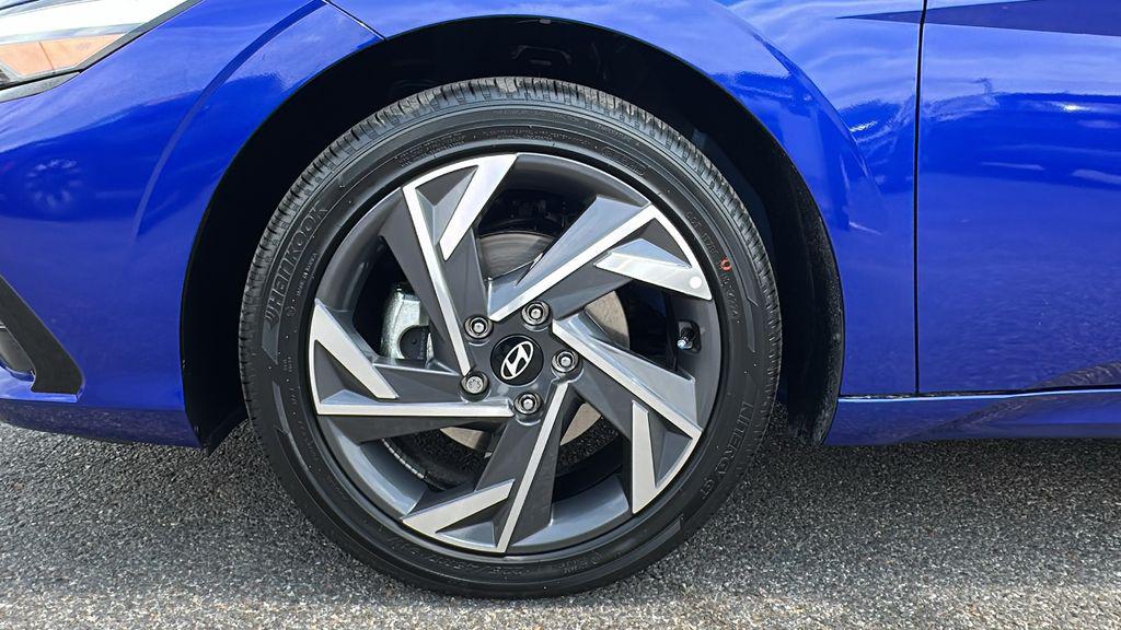 2025 Hyundai Elantra SEL - Photo 22