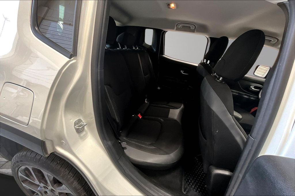 2023 Jeep Renegade Red Edition - Photo 25