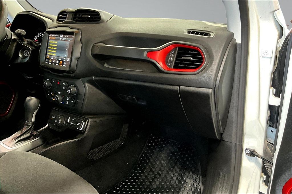 2023 Jeep Renegade Red Edition - Photo 26
