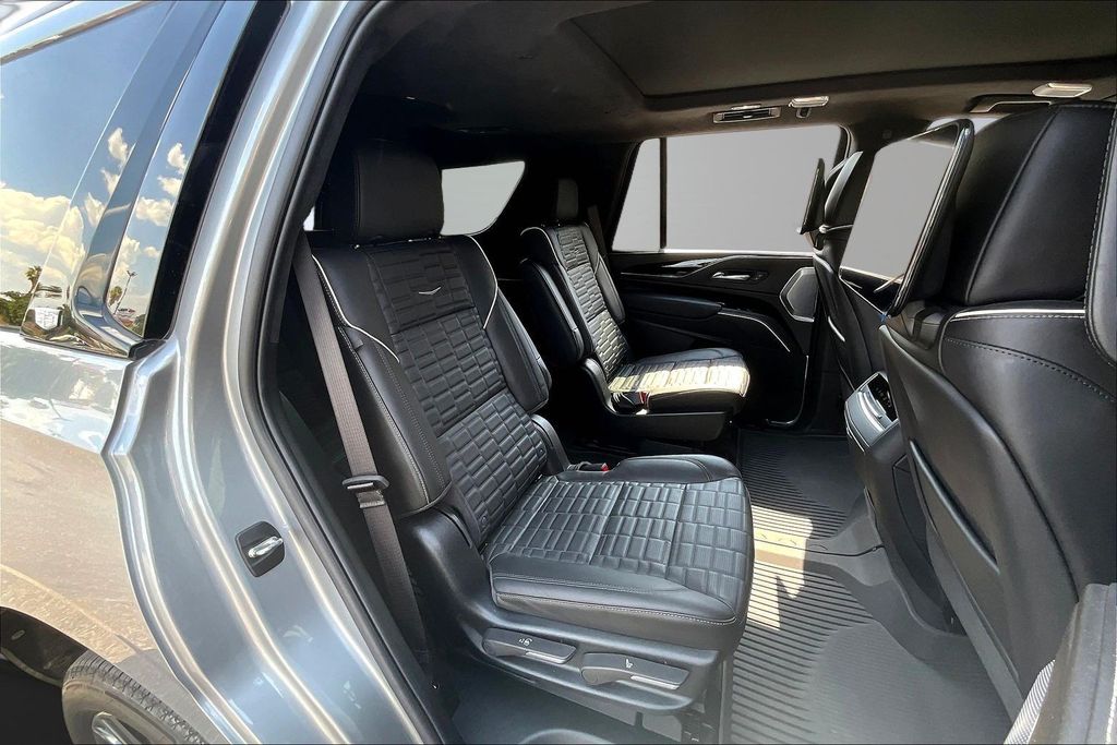 2024 Cadillac Escalade V-Series - Photo 24