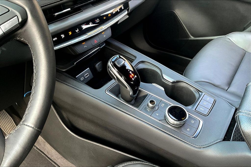 2025 Cadillac XT4 Premium Luxury - Photo 18
