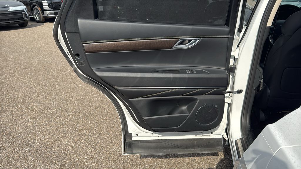 2024 GENESIS GV80 Standard - Photo 13