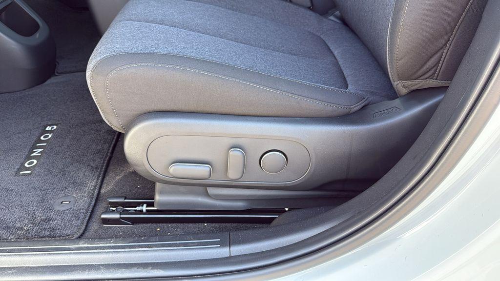 2025 Hyundai IONIQ 5 SE - Photo 10