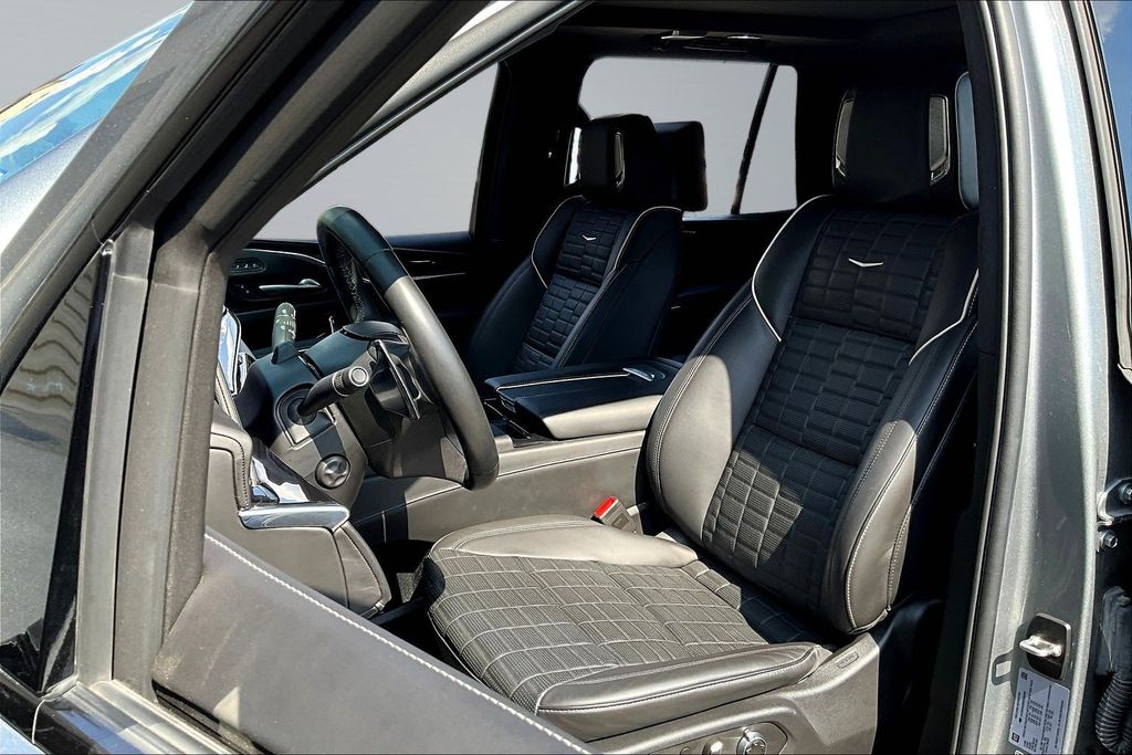 2024 Cadillac Escalade V-Series - Photo 21