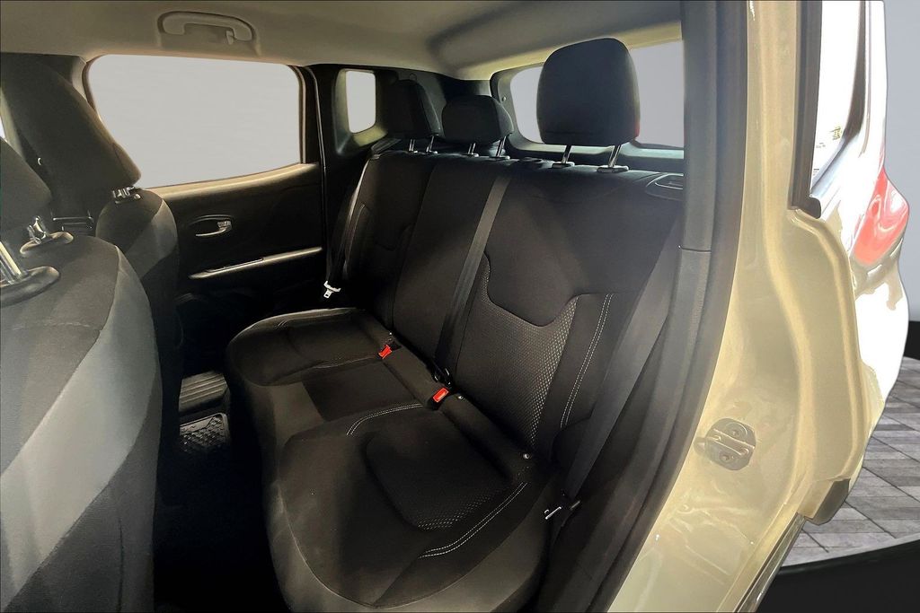 2023 Jeep Renegade Red Edition - Photo 22