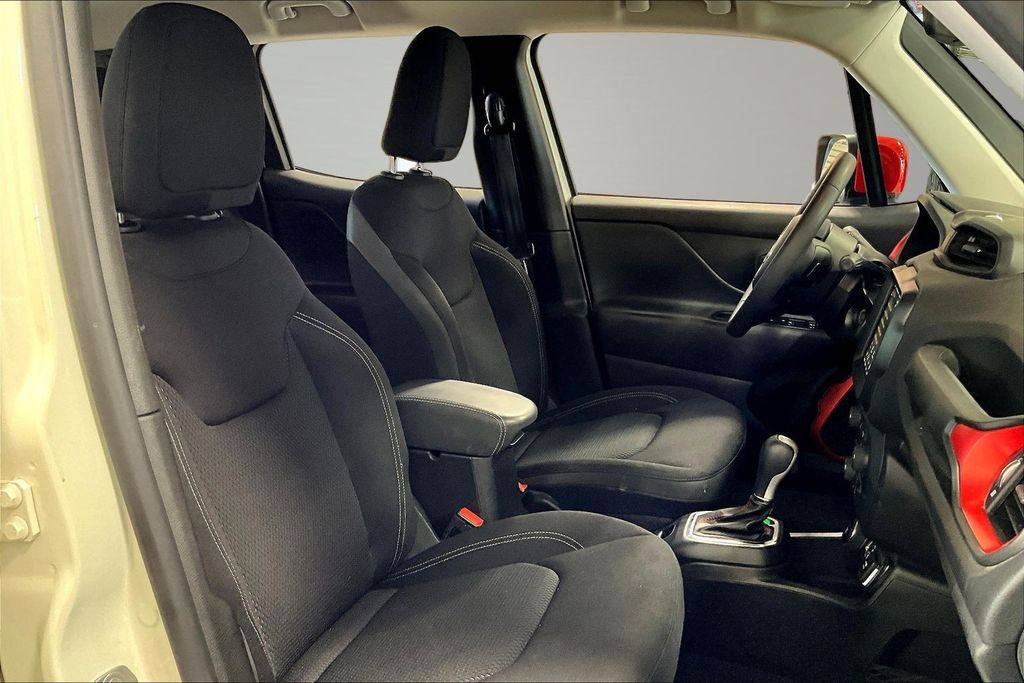 2023 Jeep Renegade Red Edition - Photo 29