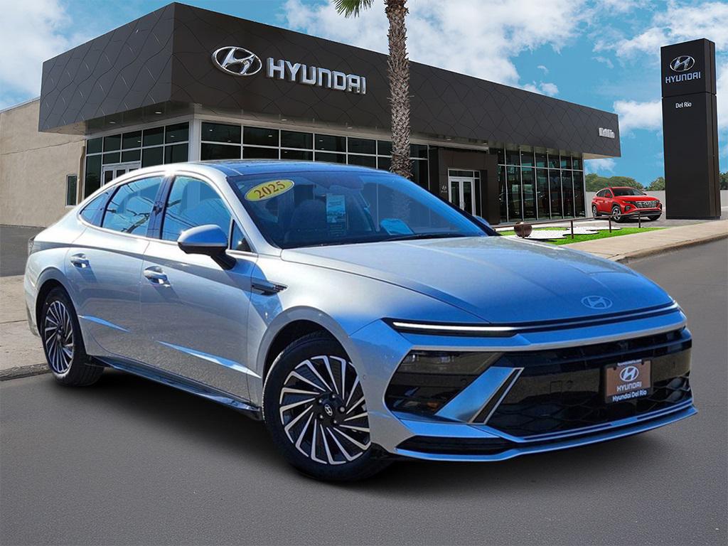 2025 Hyundai Sonata Hybrid Limited's photo