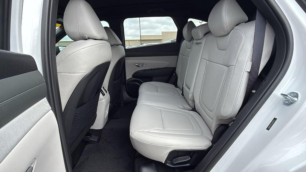 2025 Hyundai Tucson Limited - Photo 14