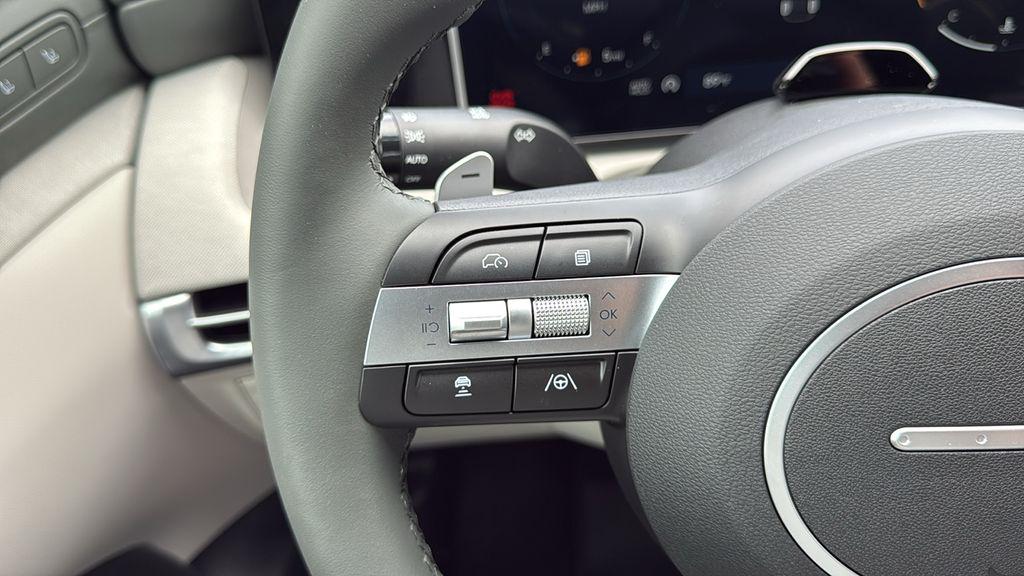 2025 Hyundai Tucson Limited - Photo 18