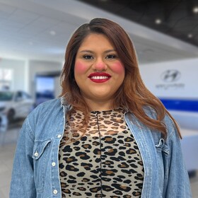 Staff member Italia Hernandez from 7dd64a72594d