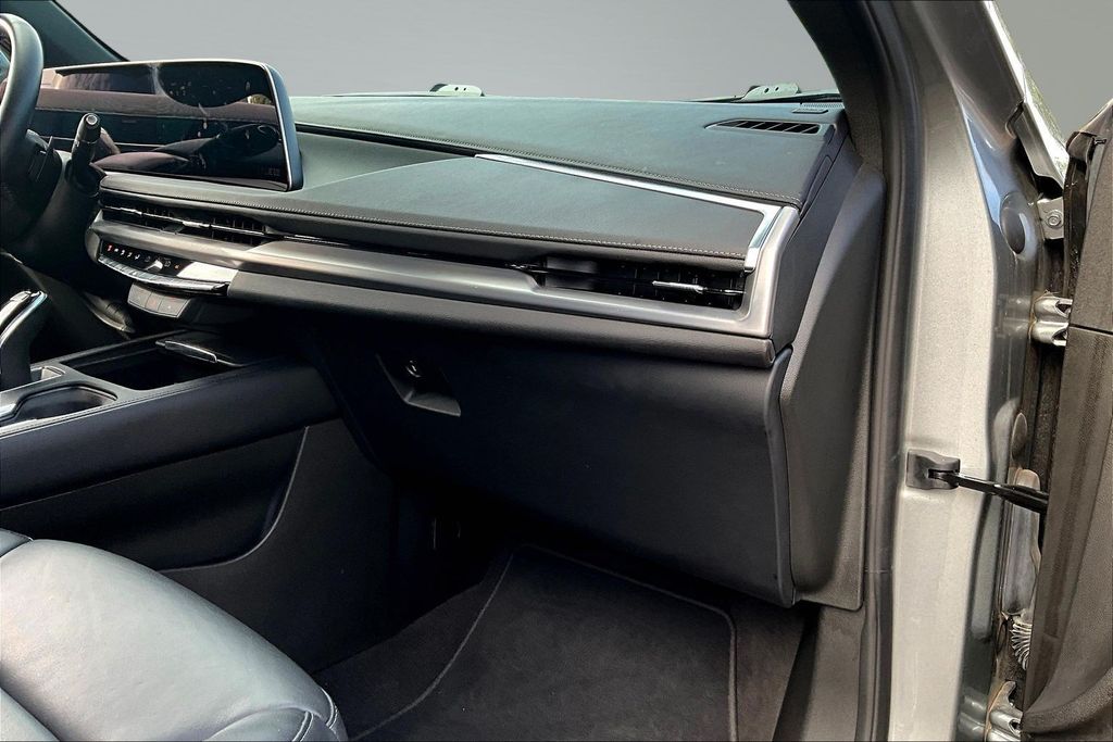 2025 Cadillac XT4 Premium Luxury - Photo 26