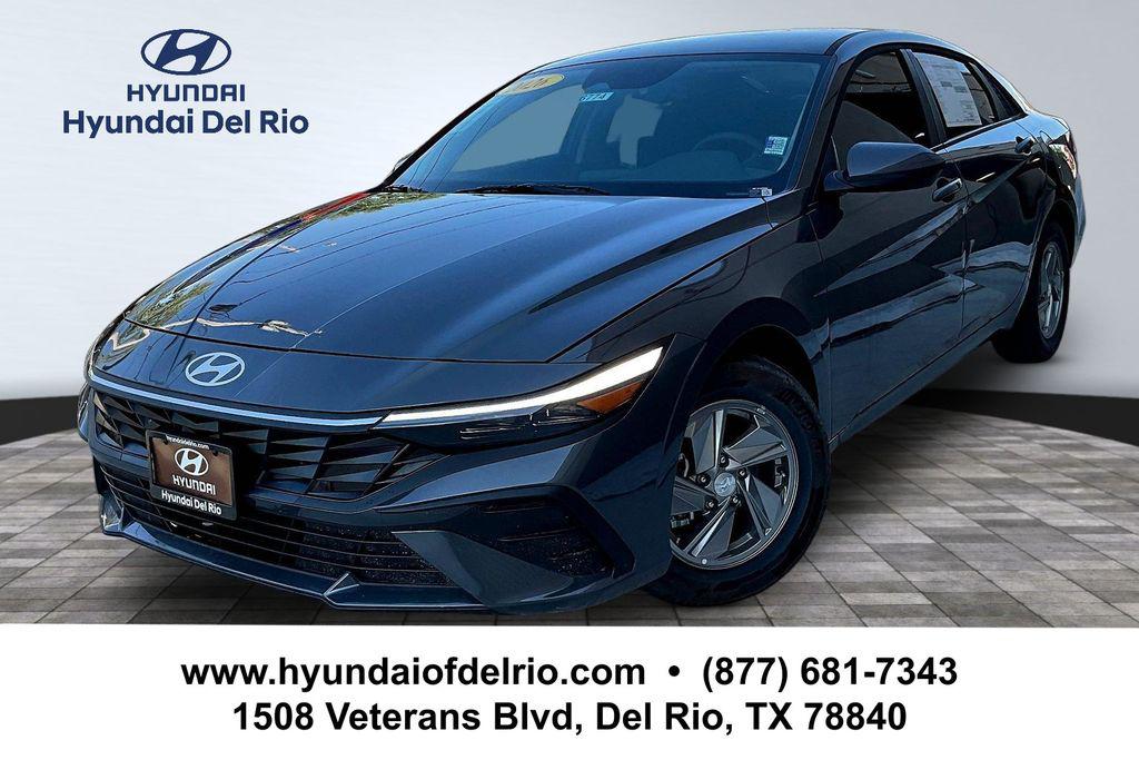 New 2026 Hyundai Elantra SE