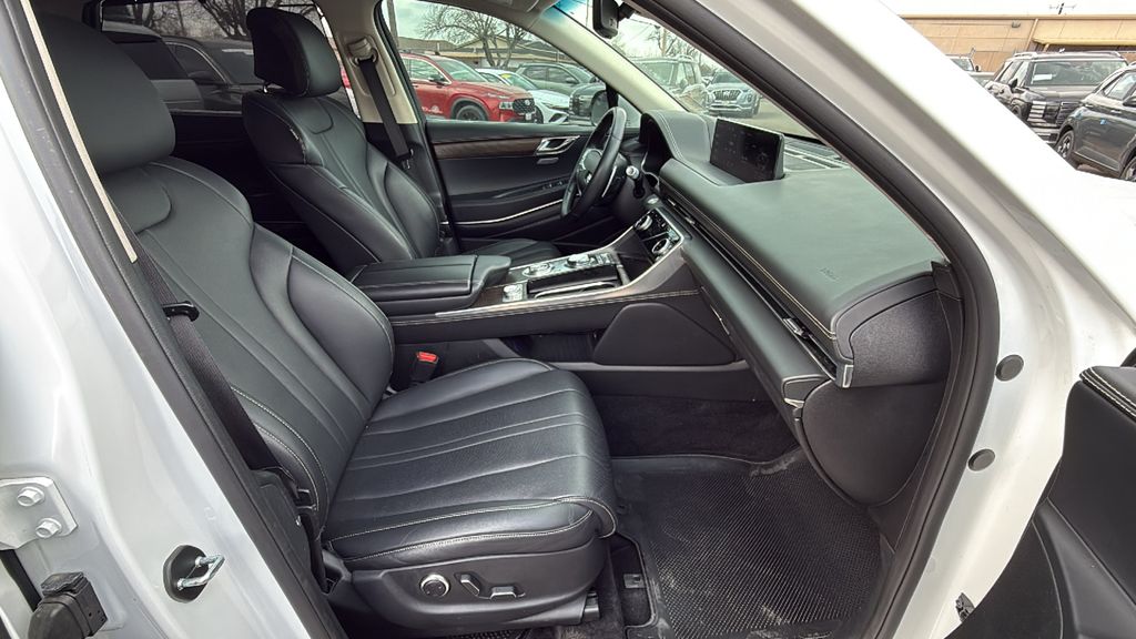 2024 GENESIS GV80 Standard - Photo 28