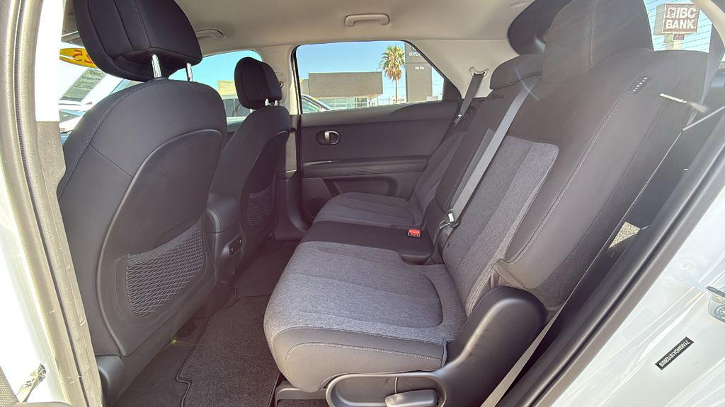 2025 Hyundai IONIQ 5 SE - Photo 14