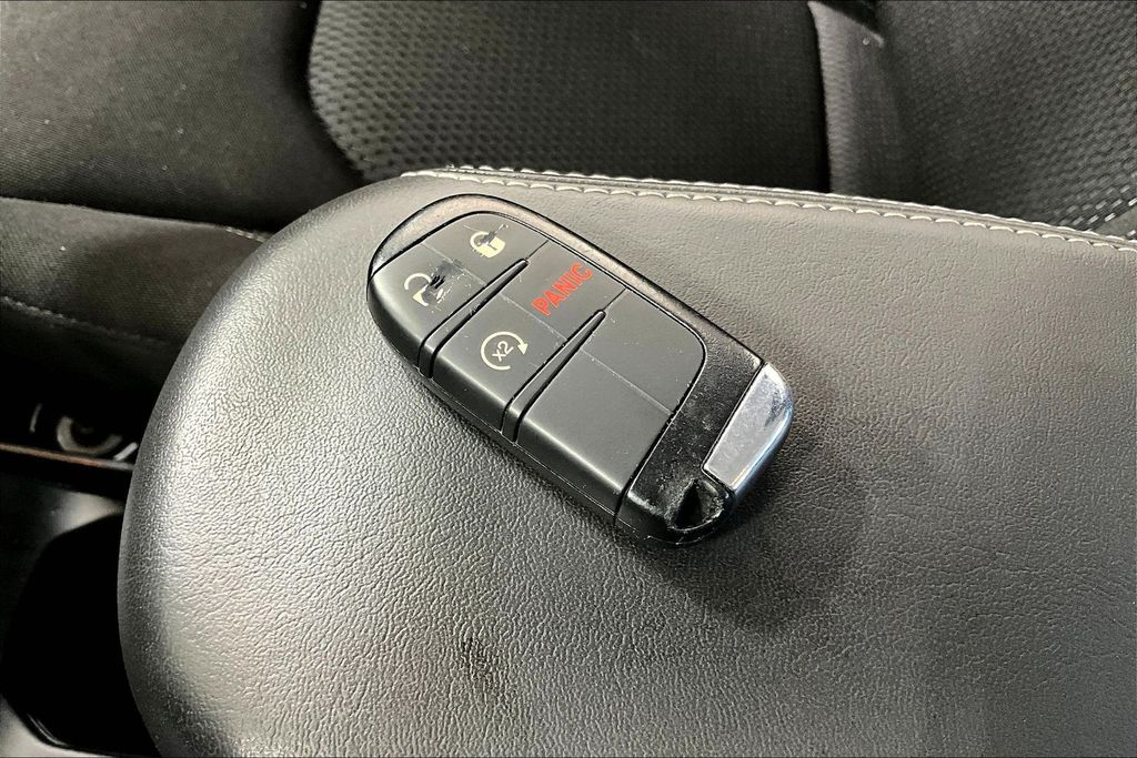 2023 Jeep Renegade Red Edition - Photo 35