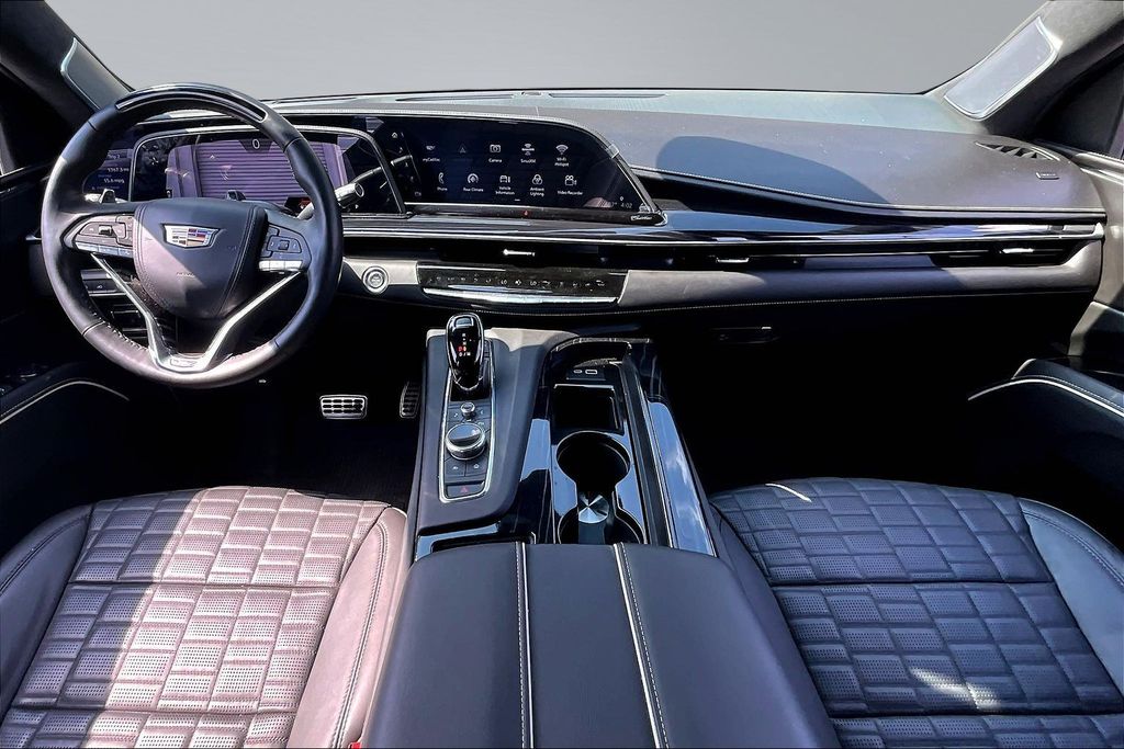 2024 Cadillac Escalade V-Series - Photo 8