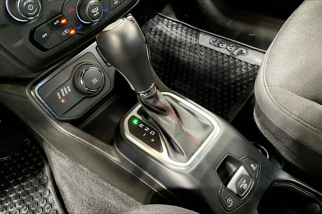 2023 Jeep Renegade Red Edition - Photo 18